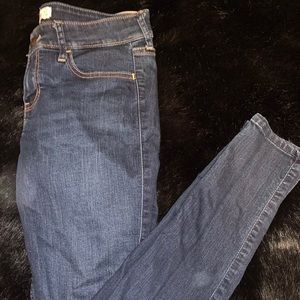 Hollister Dark Wash Skinny Jeans!